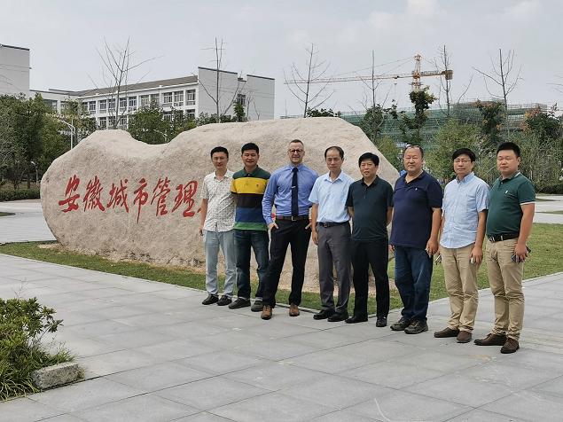 随后美国邮轮公司代表考察安徽城市管理职业学院,和该校国际邮轮乘务